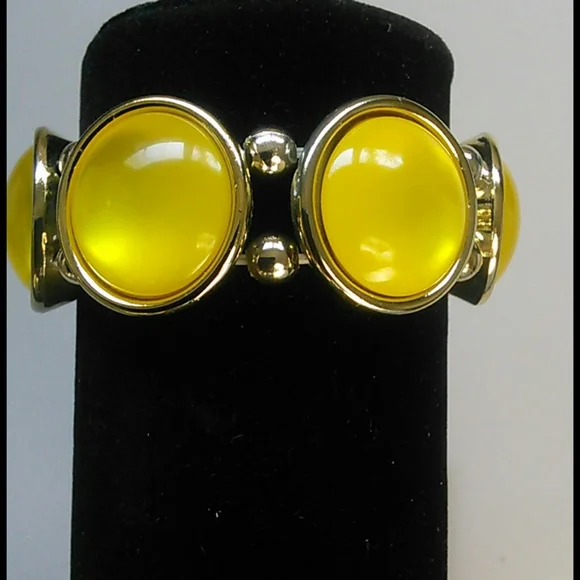 Yellow stone stretch bracelet - Picture 3 of 4